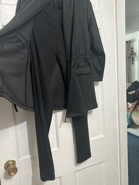 “REASONABLE OFFERS” Black Two-Piece Jacket & Pants Set. 🥰
